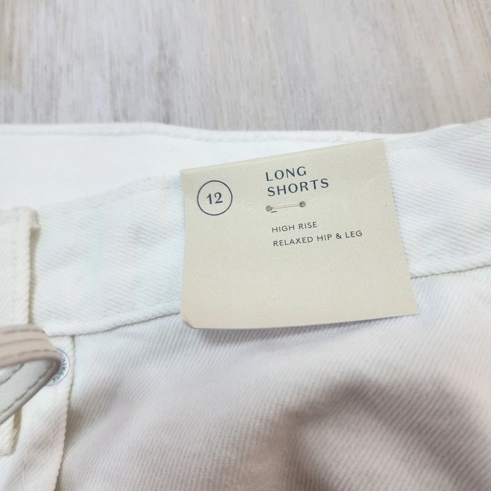 Universal Thread Womens High Rise Long Denim Shorts White Relaxed Fit Size 12